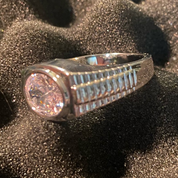 Crystal Ring - Picture 3 of 6